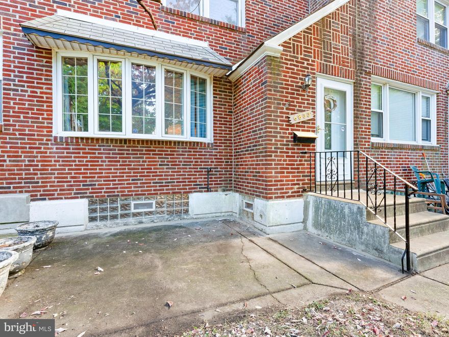 This  property is very spacious at 1,368 square feet and has 3 bedrooms,  2 FULL baths and a 1/2 bath in the well known section of Mayfair, NE Philly .  The airlite features an 18ft wide  living area, dining room and eat in kitchen.  Perfect option to create an open concept with breaking through the kitchen and dining room.   The upstairs has 3 nice size bedrooms with the main bedroom having its own full private  bath.   The lower level has a great basement with a half bath.  This can serve as additional living space, at home office, playroom for children or a craft room.   It leads to a  separate laundry area and  rear entrance plus garage and driveway parking 2 cars can fit.  The home features central air and forced hot air heating and a 36 inch cooking range   
The home is between Knorr and Longshore Avenues and is close to public transportation,  2 shopping centers in walking distance, and schools.  Major roadways are Rt.1 and I95, also easy route to the Betsy Ross Bridge to NJ.