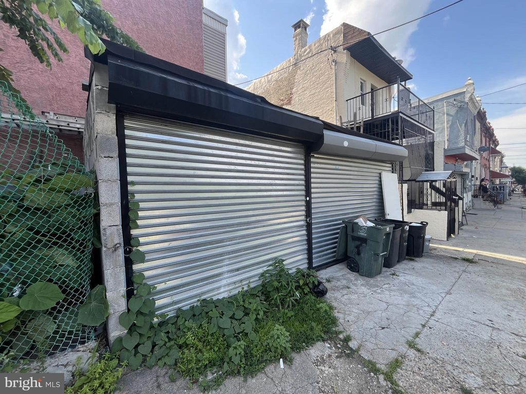 Photo of 701 W Indiana Avenue, PHILADELPHIA, PA 19133 (MLS # PAPH2502294)