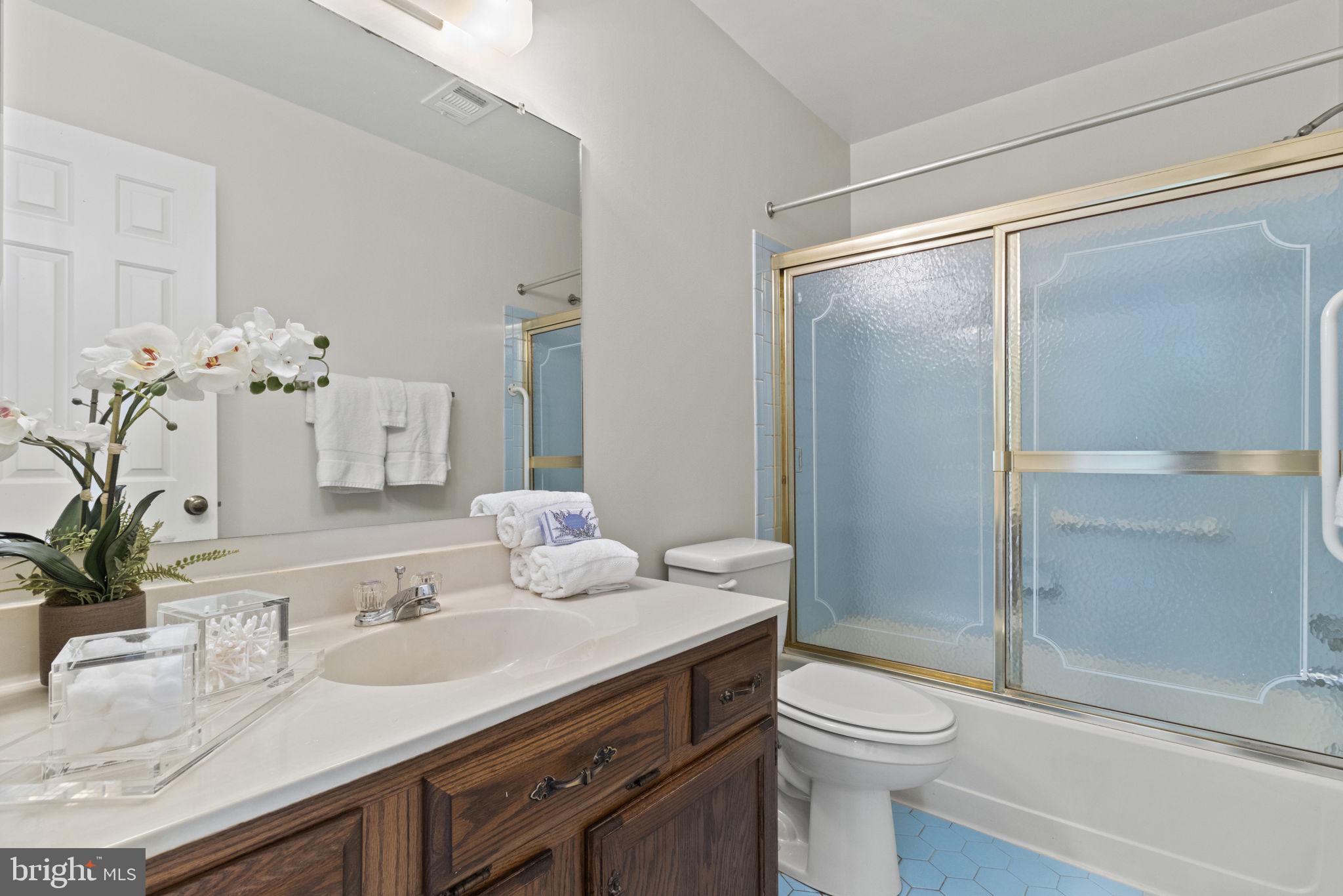 SANDY SPRING VILLAGE - Residential