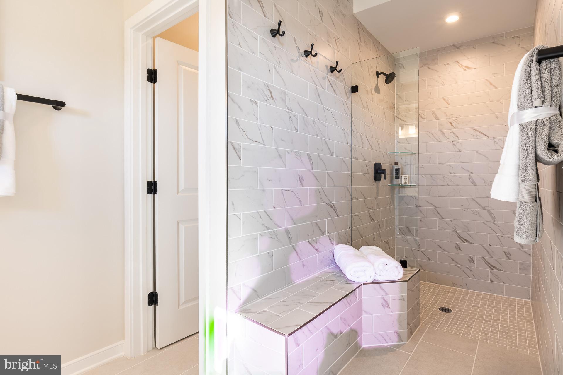 REGAL CHASE - Residential