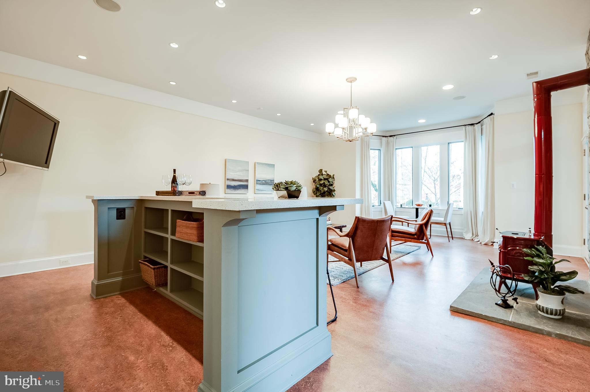 COUNTRY CLUB HILLS - Residential