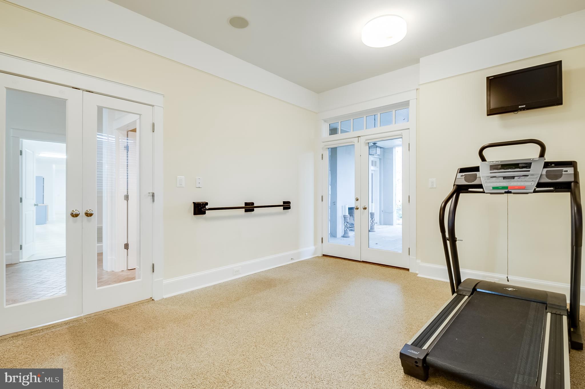 COUNTRY CLUB HILLS - Residential