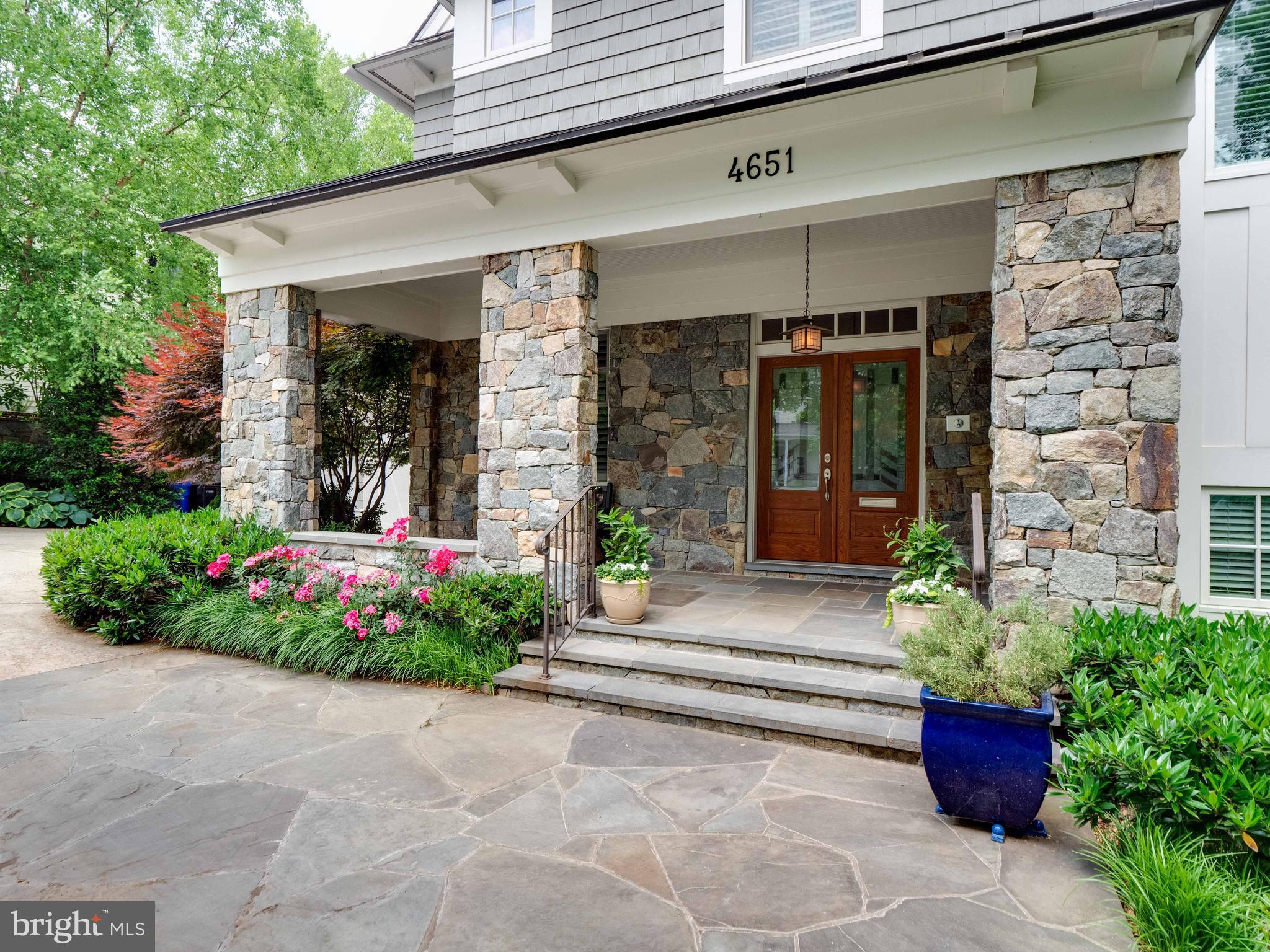 COUNTRY CLUB HILLS - Residential