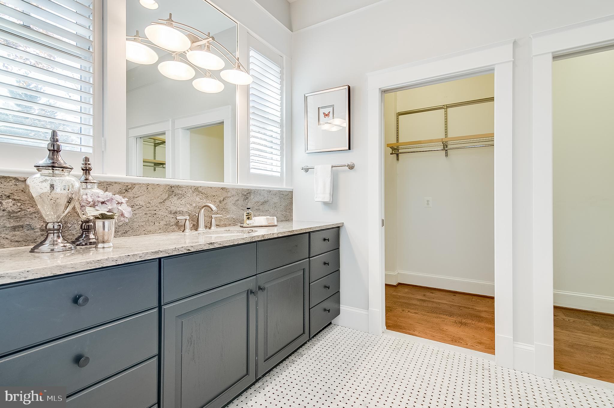 COUNTRY CLUB HILLS - Residential