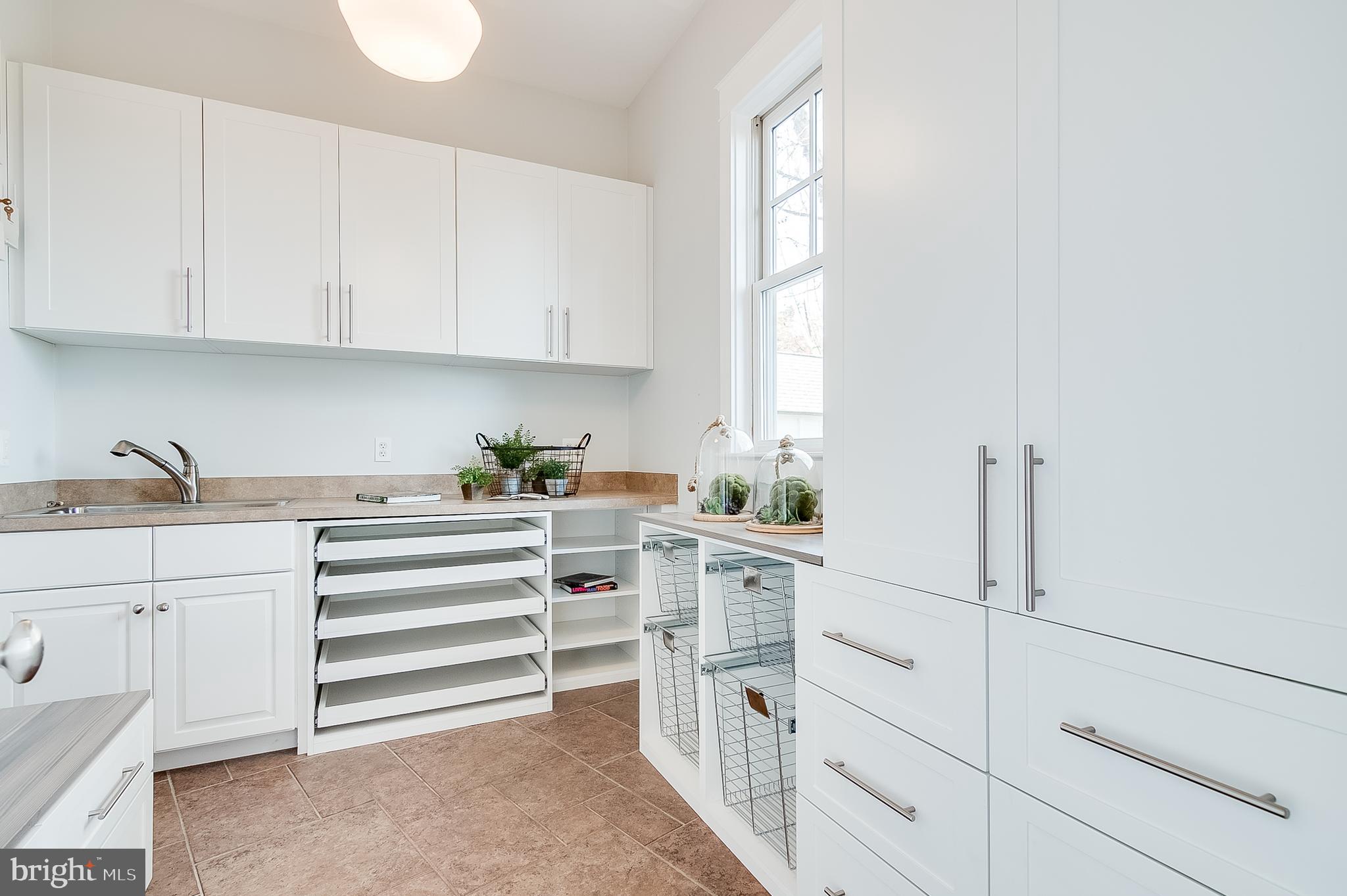 COUNTRY CLUB HILLS - Residential