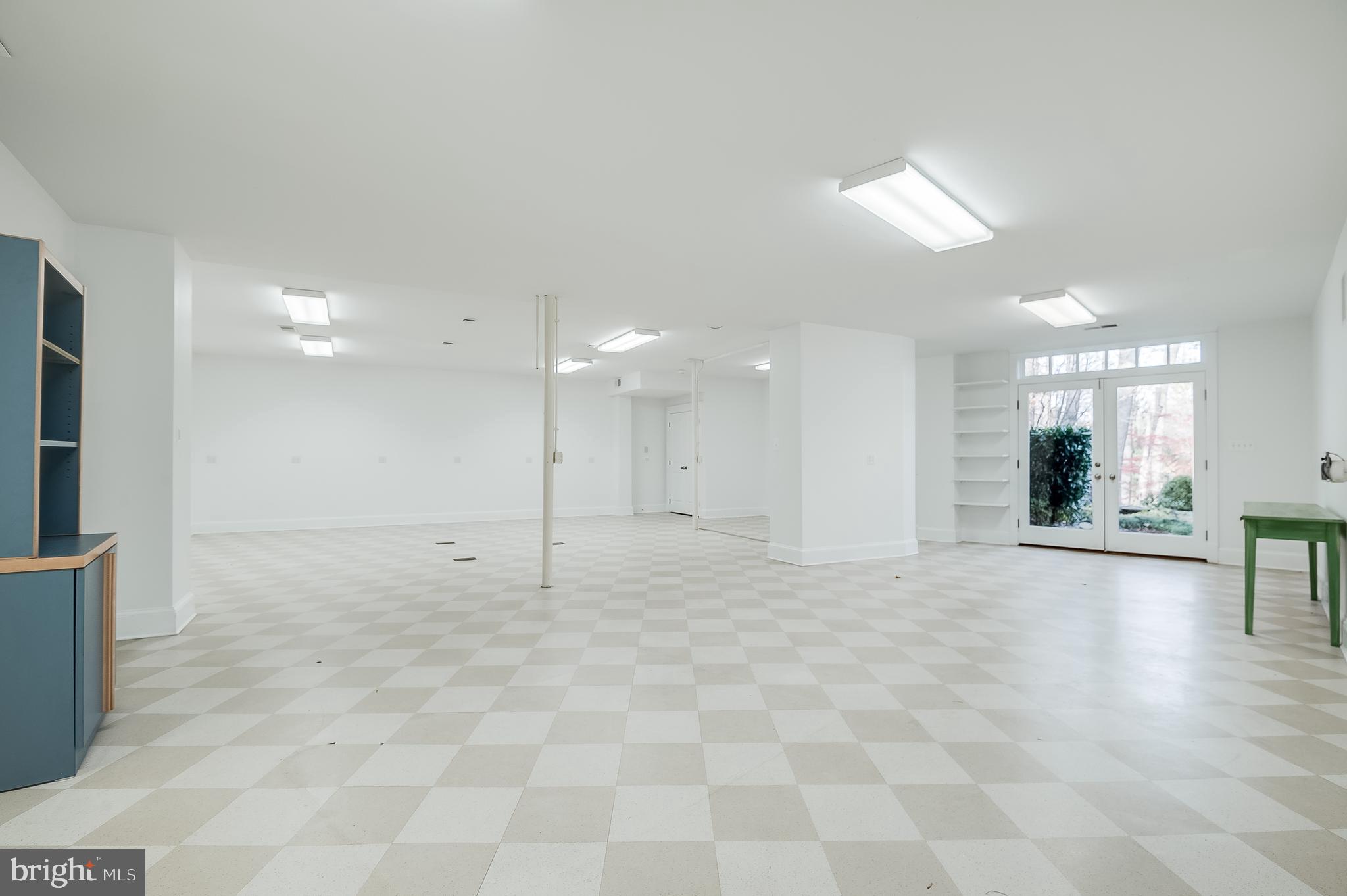 COUNTRY CLUB HILLS - Residential