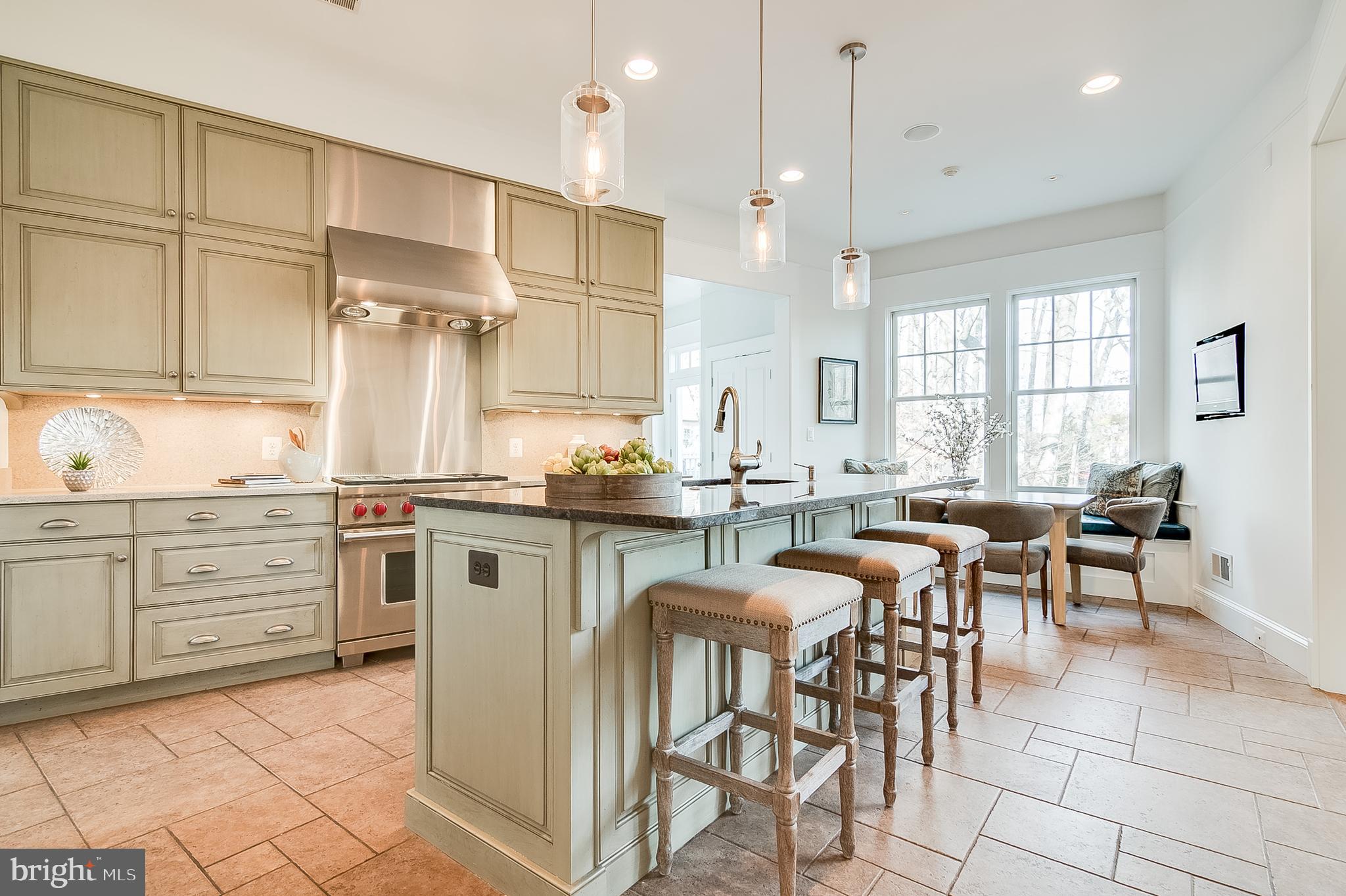 COUNTRY CLUB HILLS - Residential