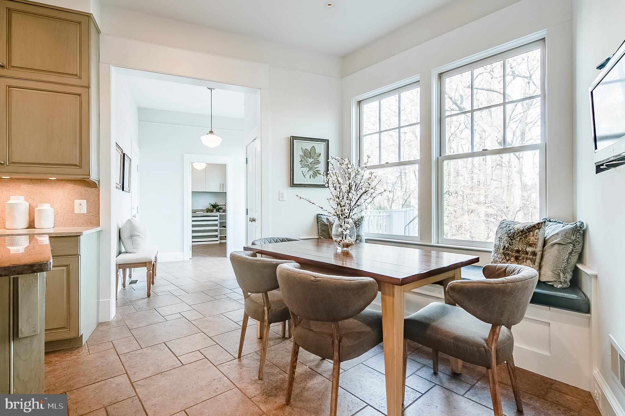 COUNTRY CLUB HILLS - Residential