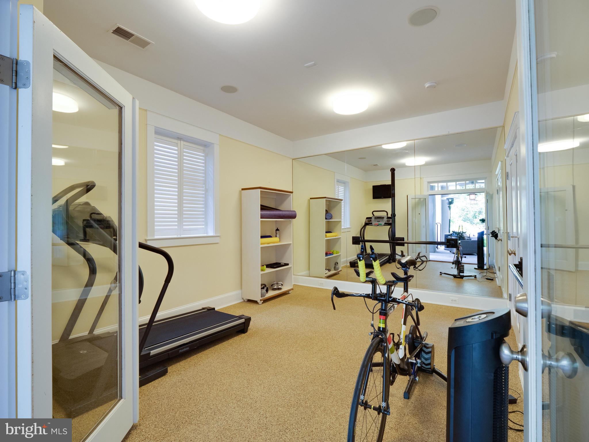 COUNTRY CLUB HILLS - Residential