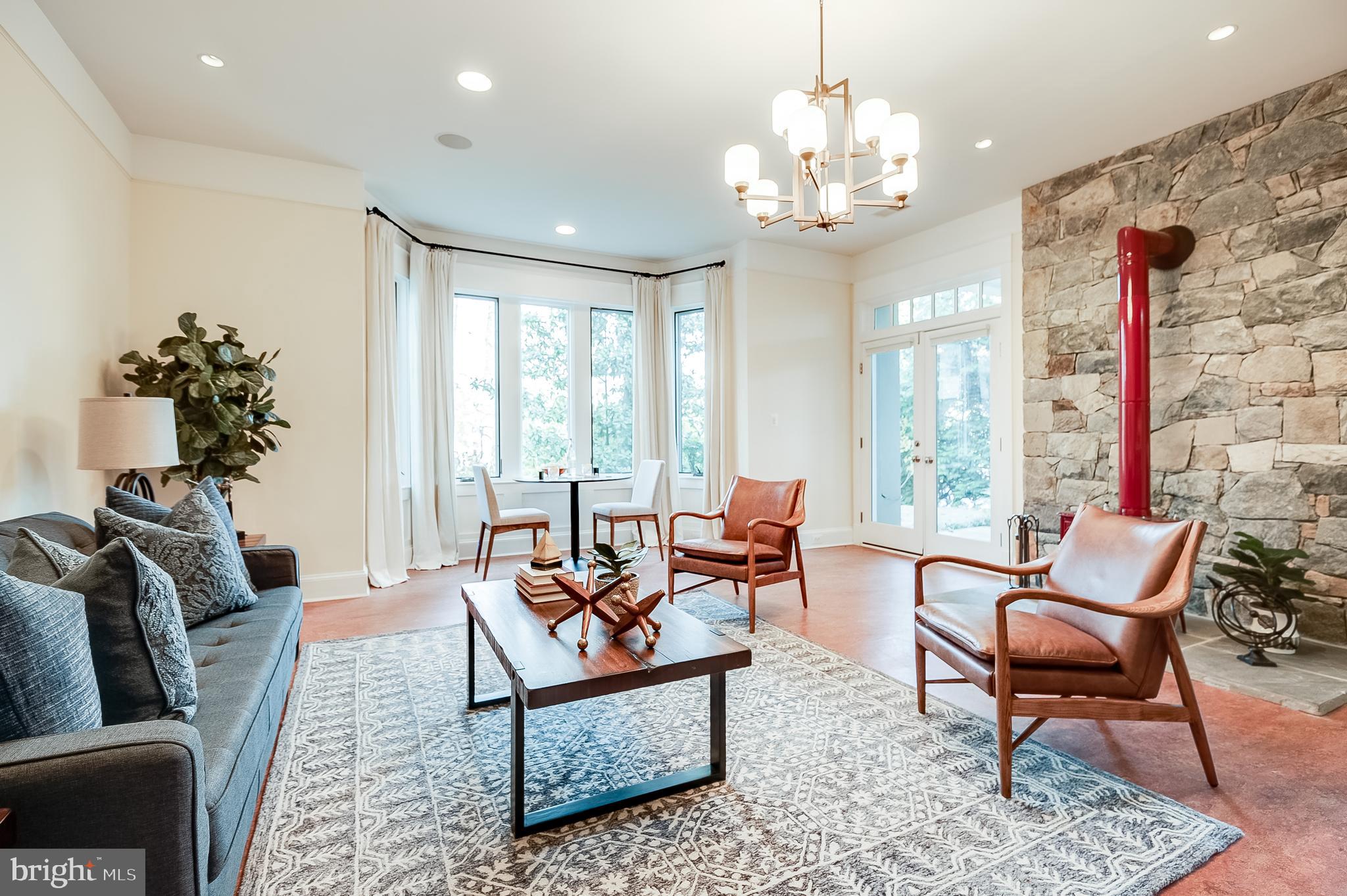 COUNTRY CLUB HILLS - Residential