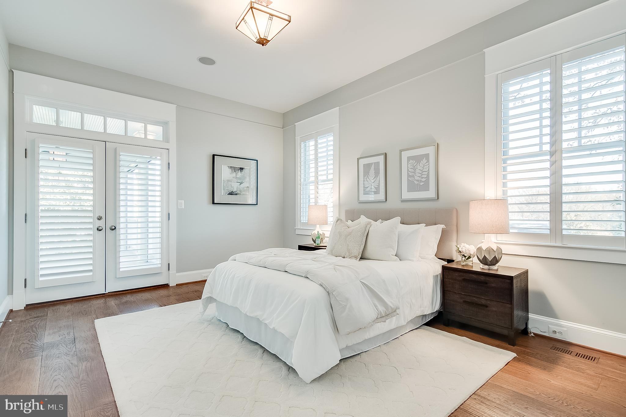 COUNTRY CLUB HILLS - Residential