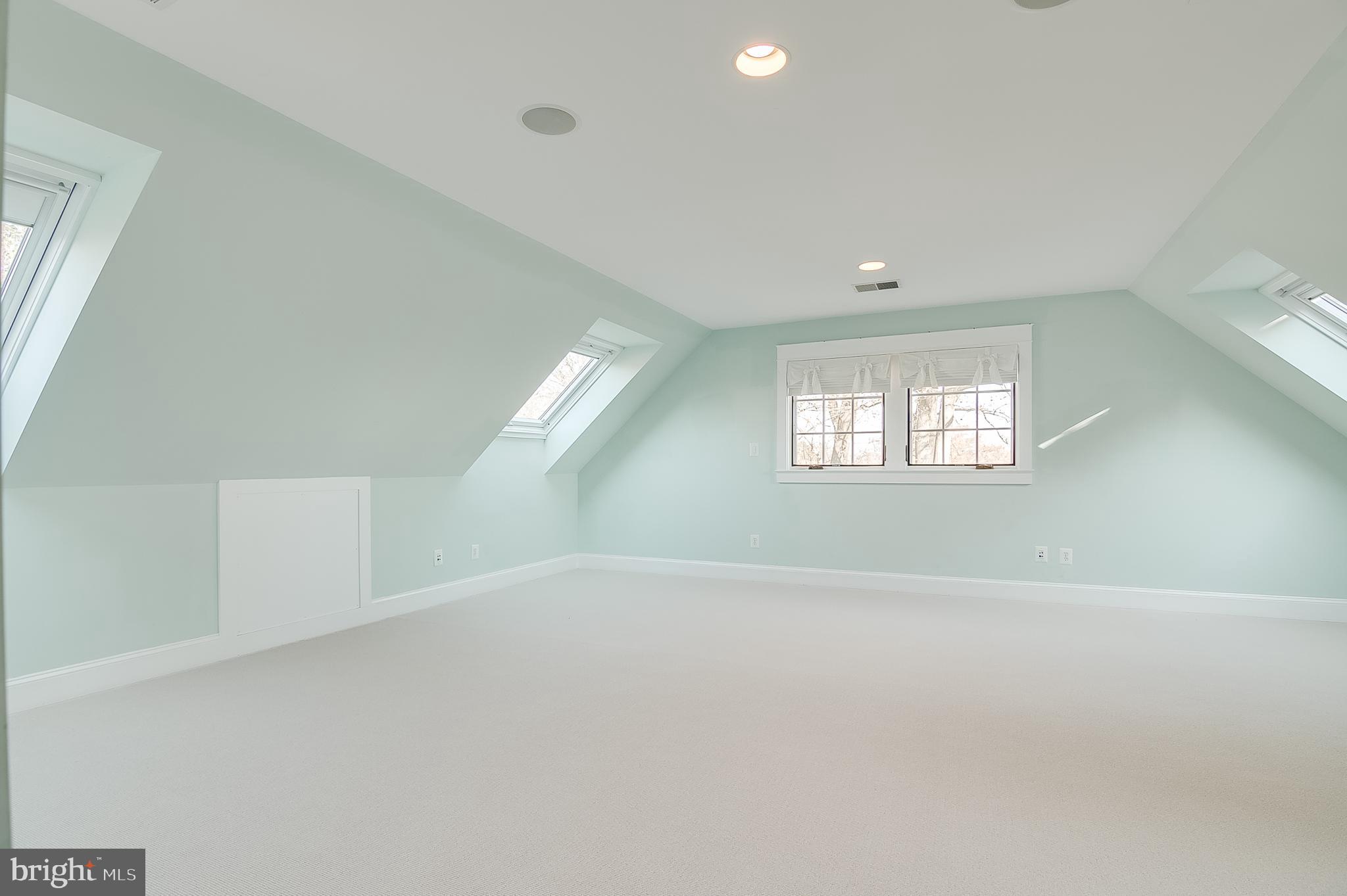 COUNTRY CLUB HILLS - Residential