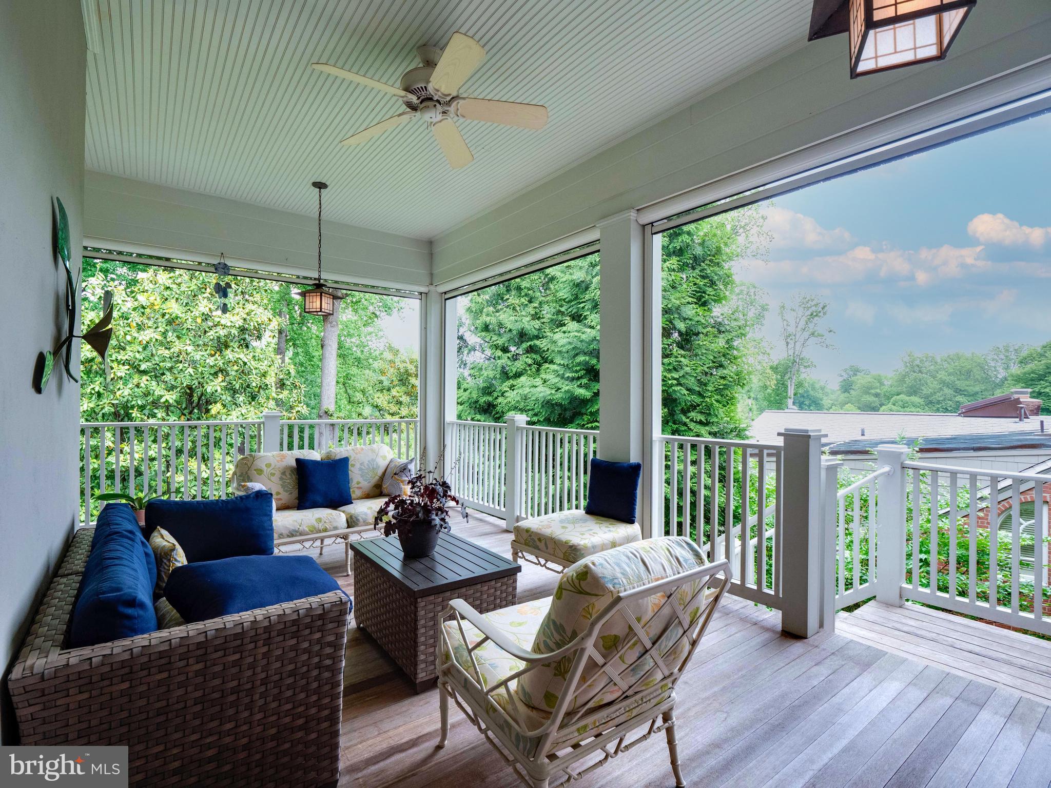 COUNTRY CLUB HILLS - Residential