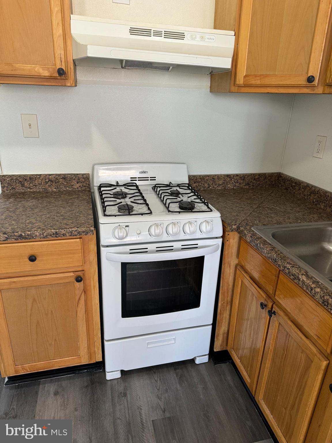 PARKSIDE - Commercial Sale