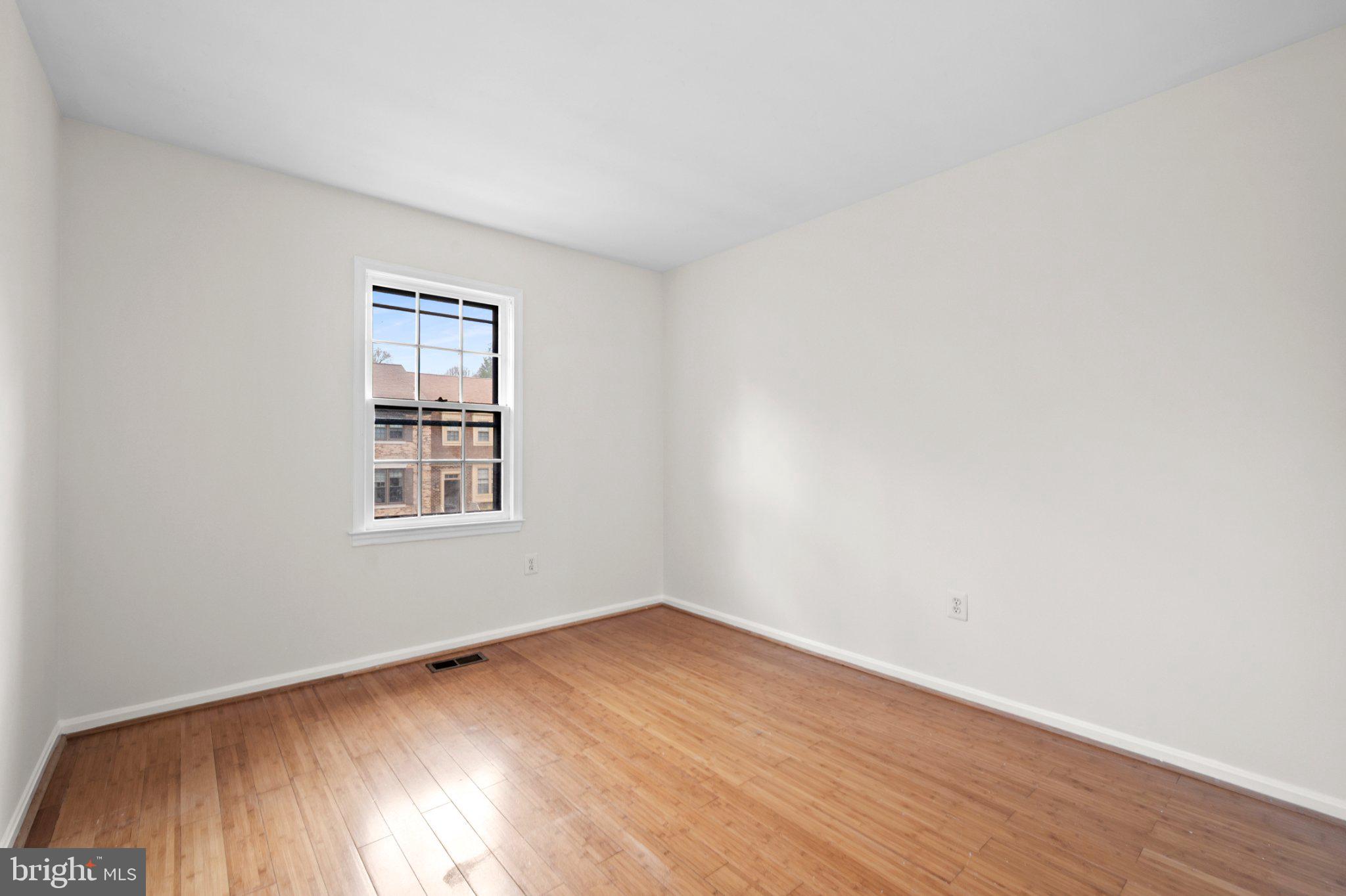 COUNTRY CREEK - Residential