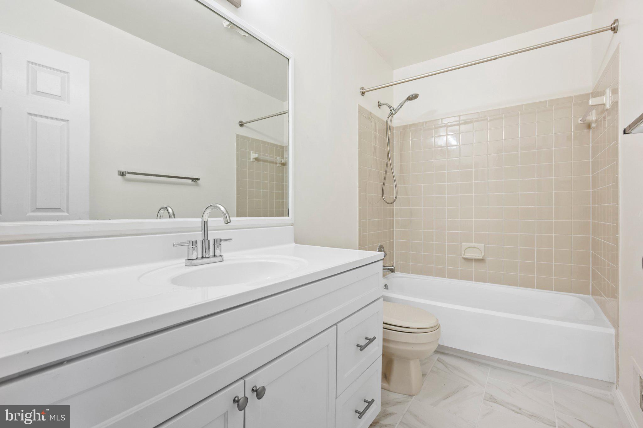 COUNTRY CREEK - Residential