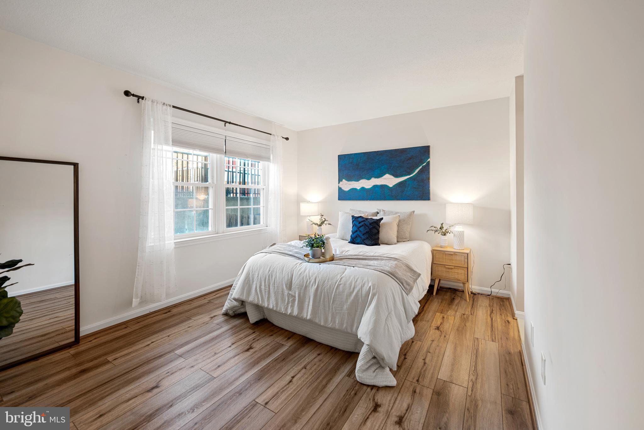 BEDFORD PARK - Residential