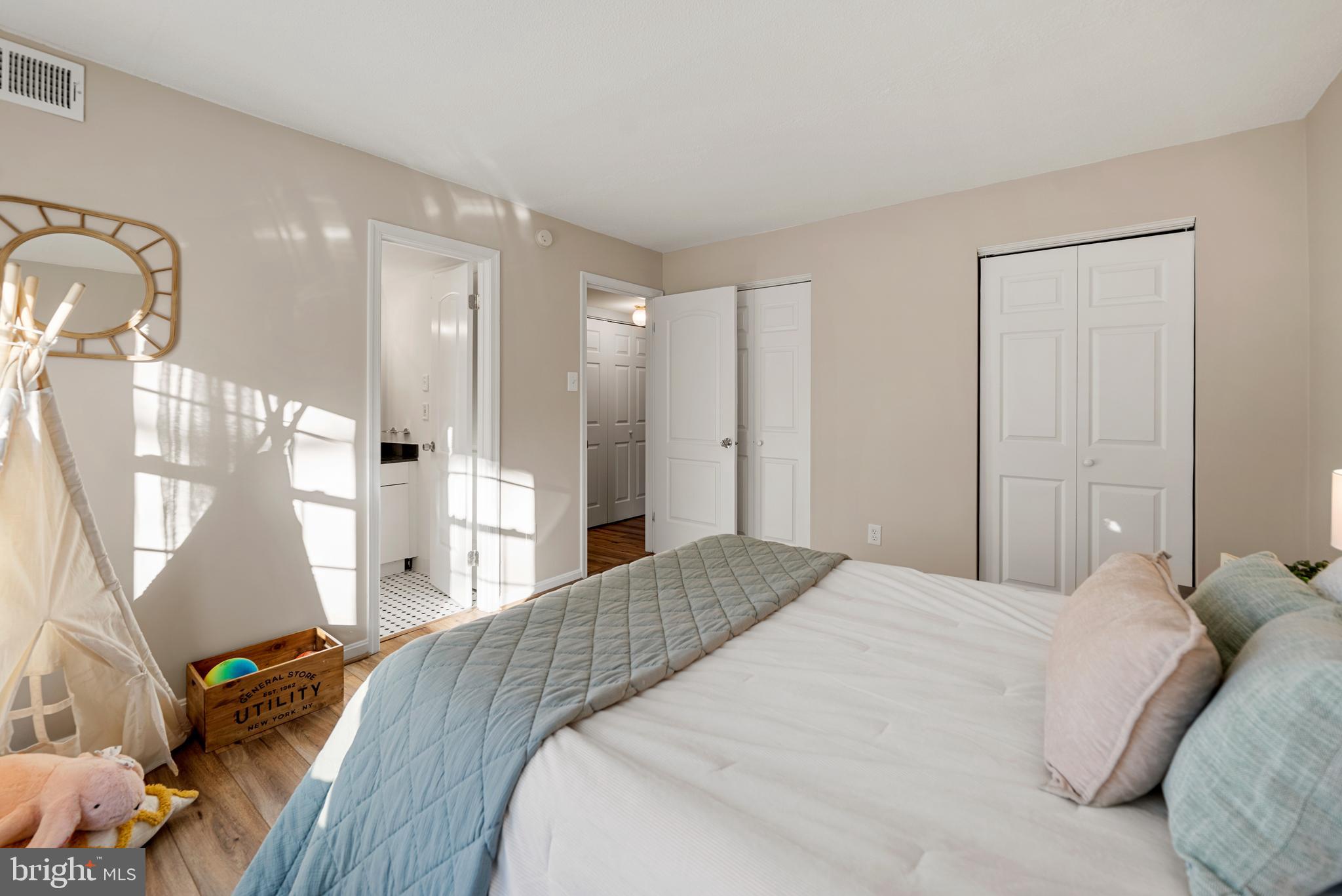 BEDFORD PARK - Residential