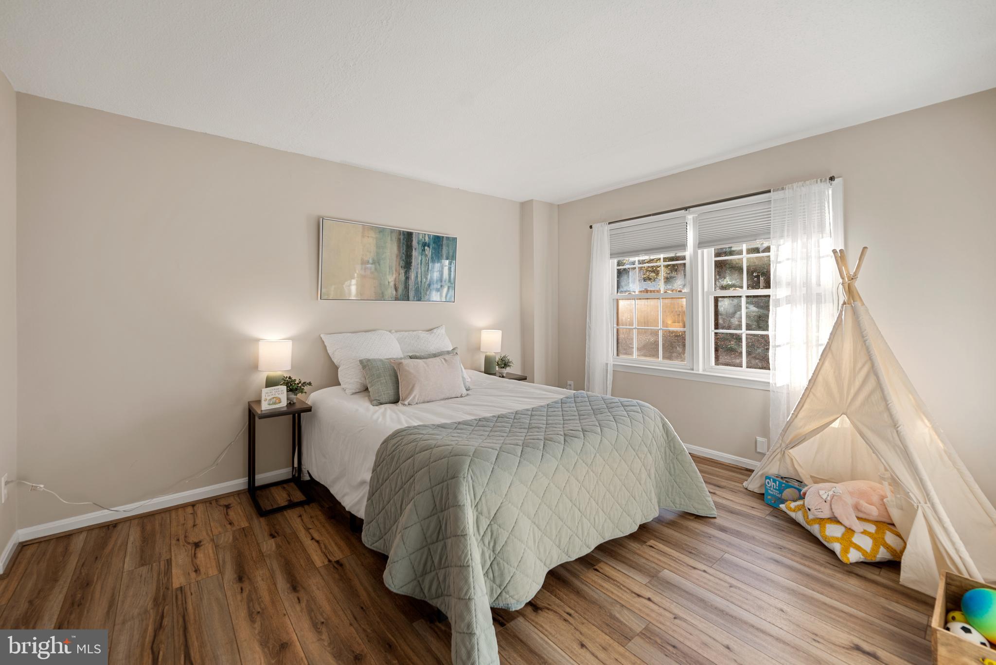 BEDFORD PARK - Residential