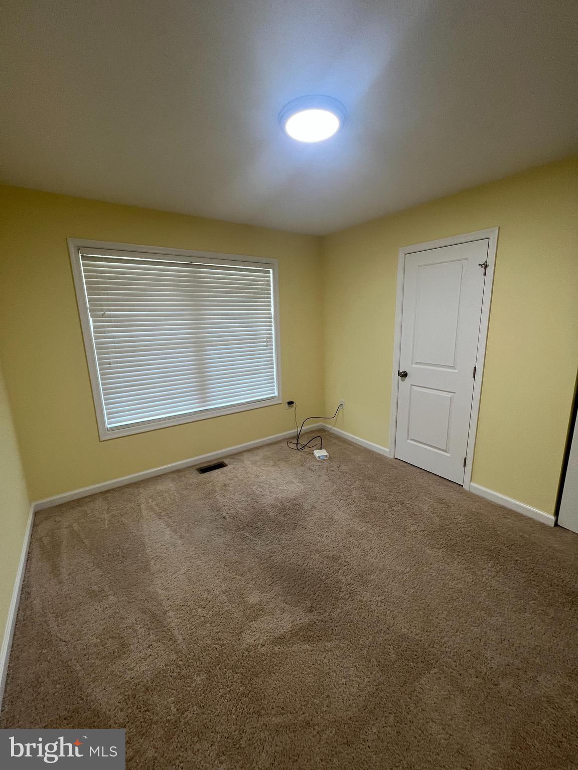 VILLAGE OF WASHINGTON TRAIL - Residential