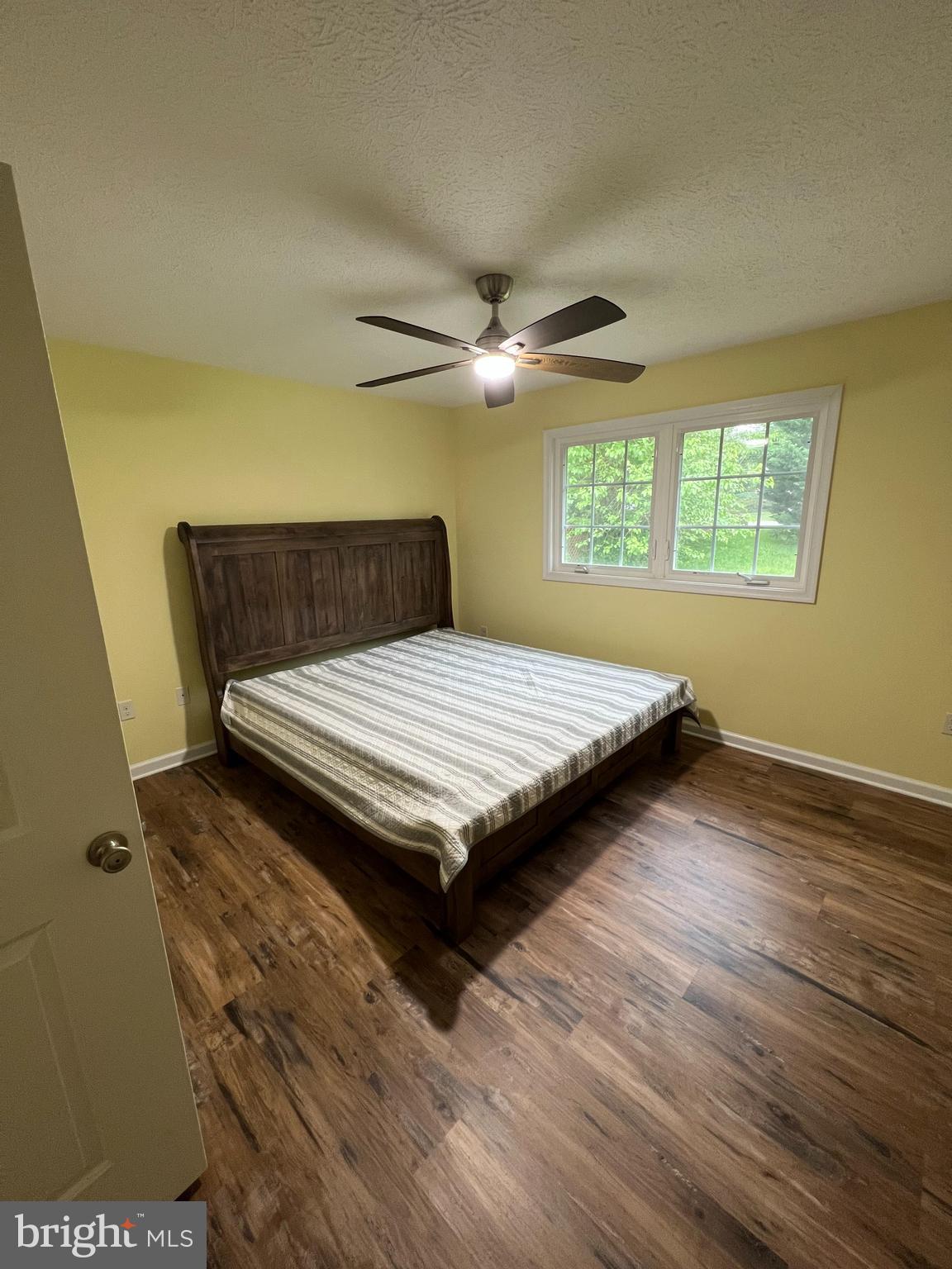 VILLAGE OF WASHINGTON TRAIL - Residential