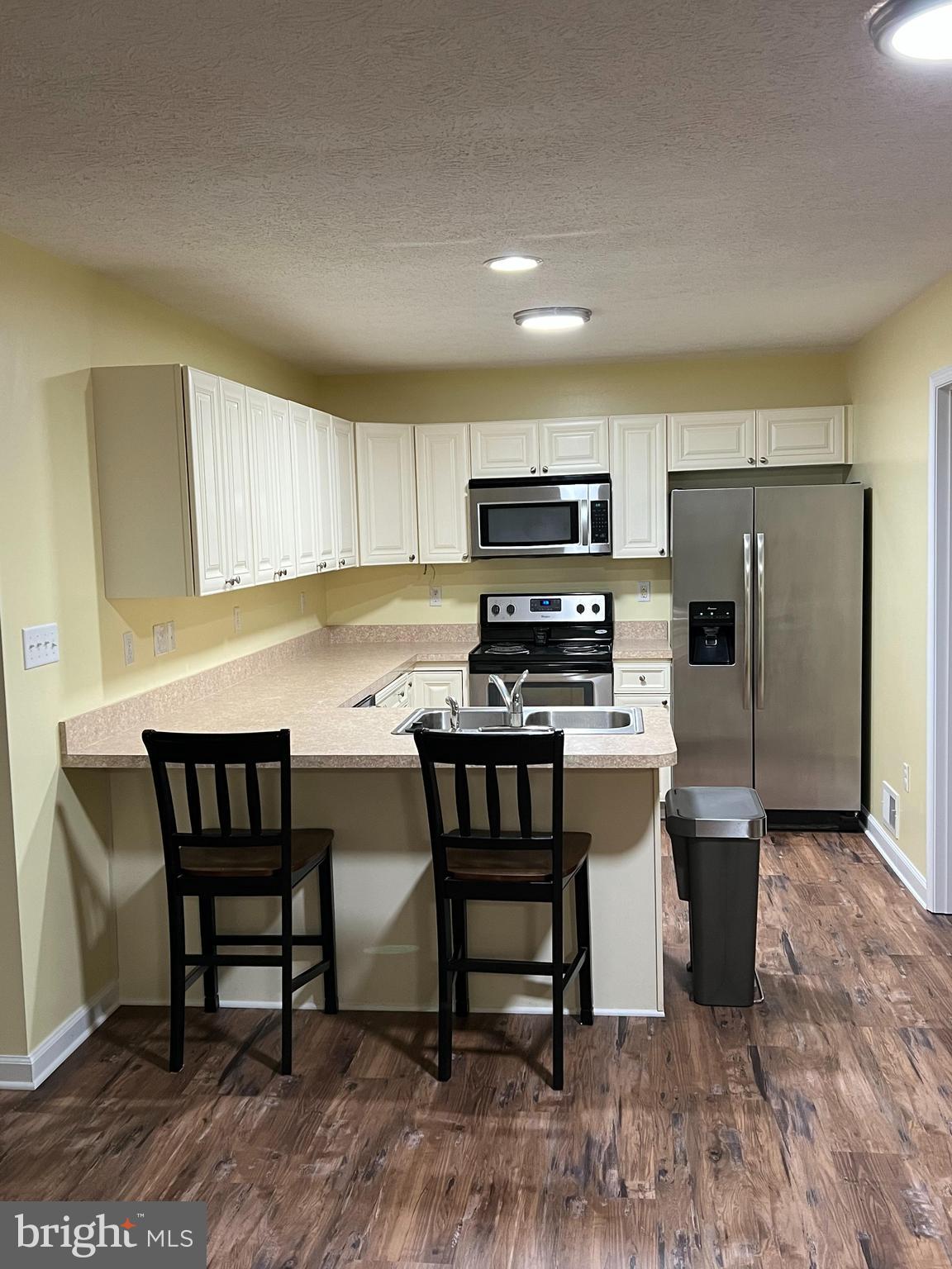 VILLAGE OF WASHINGTON TRAIL - Residential