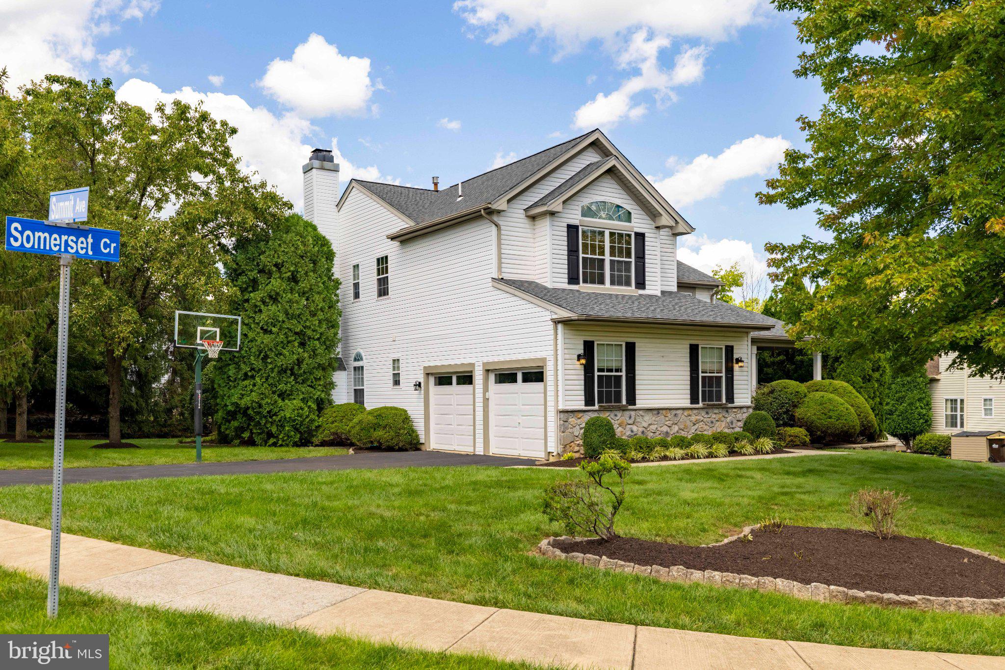 212 SOMERSET CIRCLE