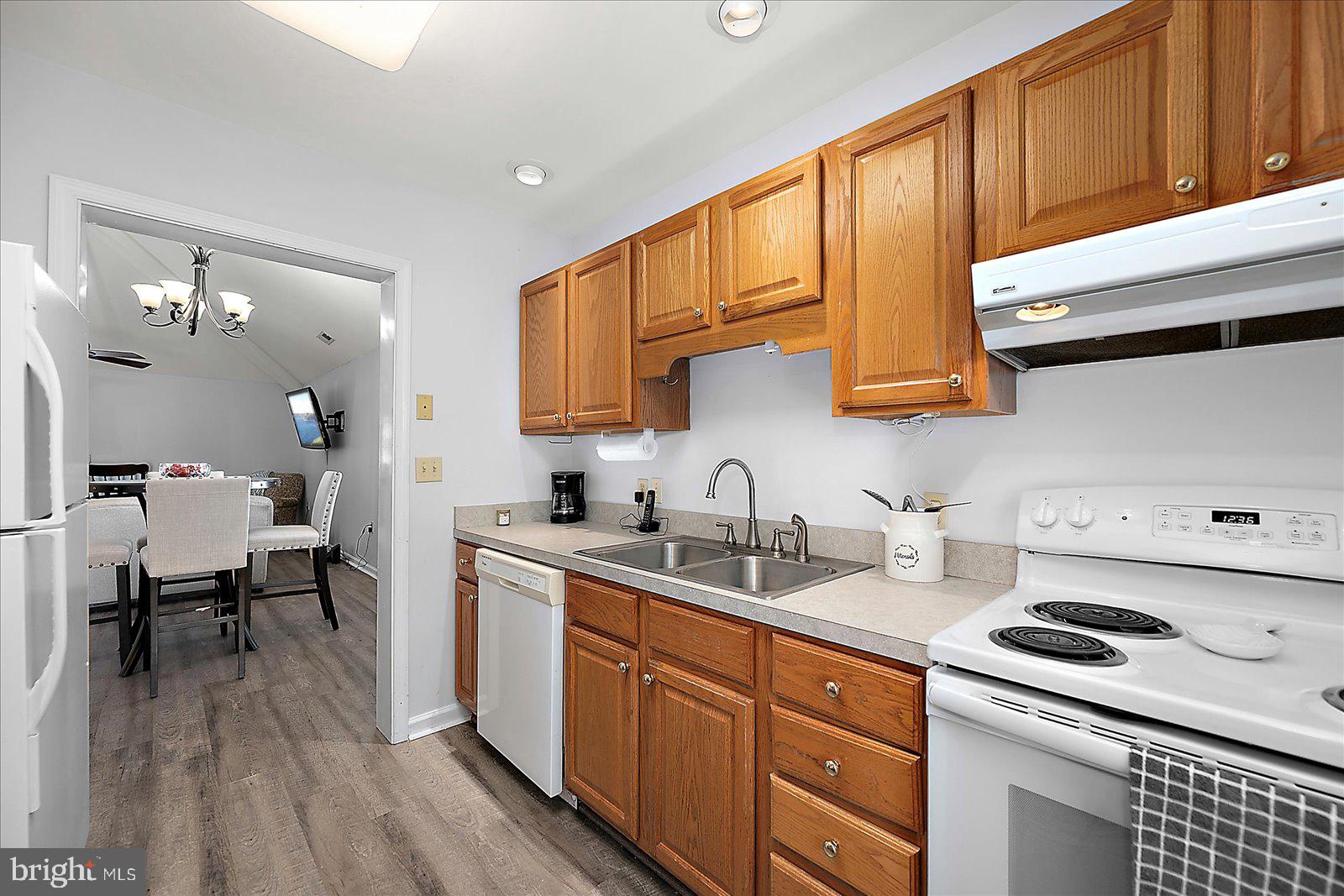 SCHUMAKER MANOR - Residential