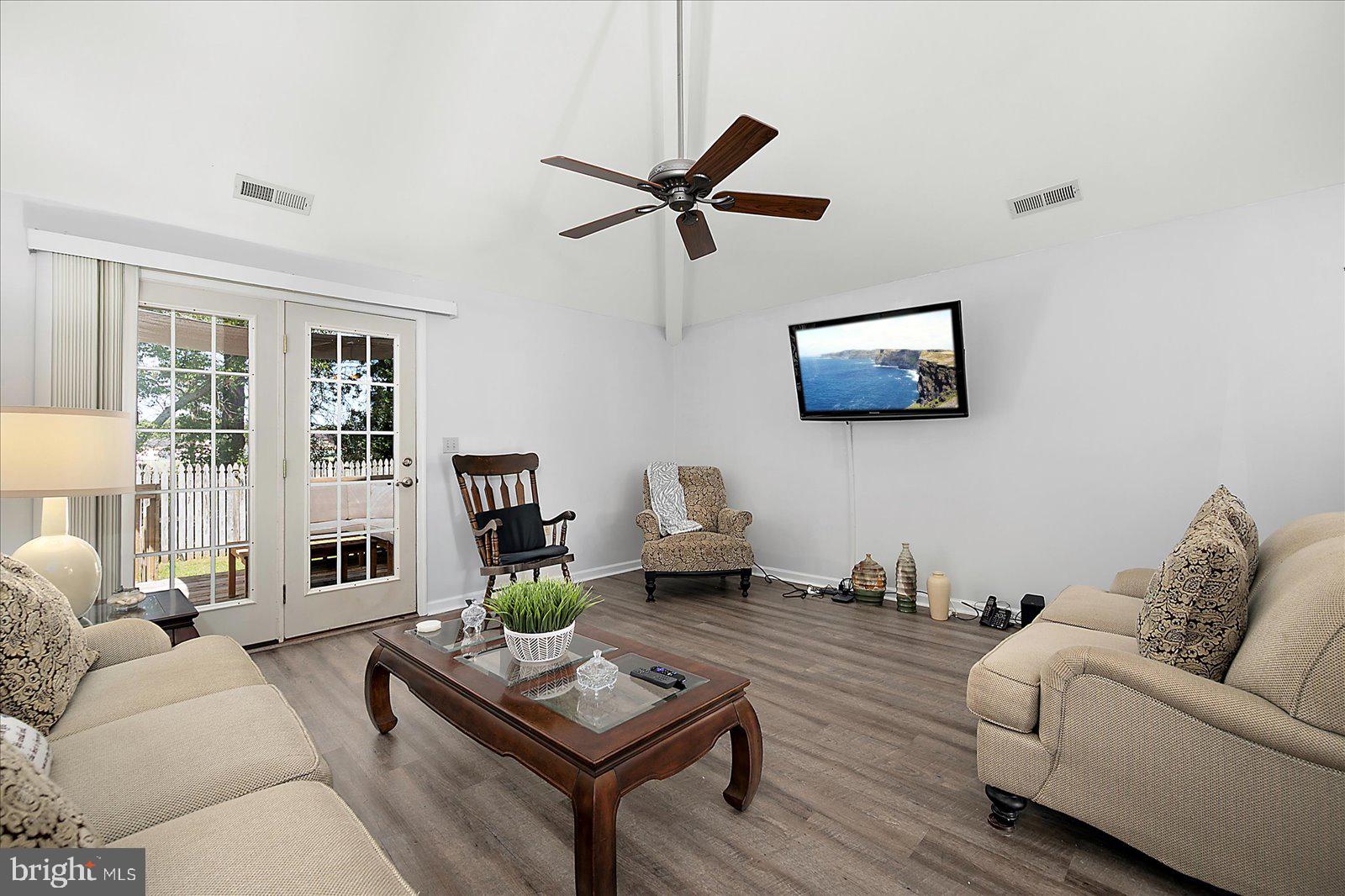 SCHUMAKER MANOR - Residential