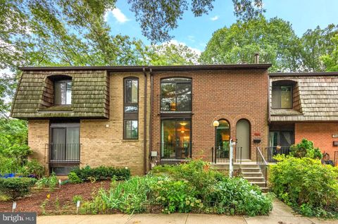 Photo of 7938 Inverness Ridge Road, POTOMAC, MD 20854 (MLS # MDMC2194694)