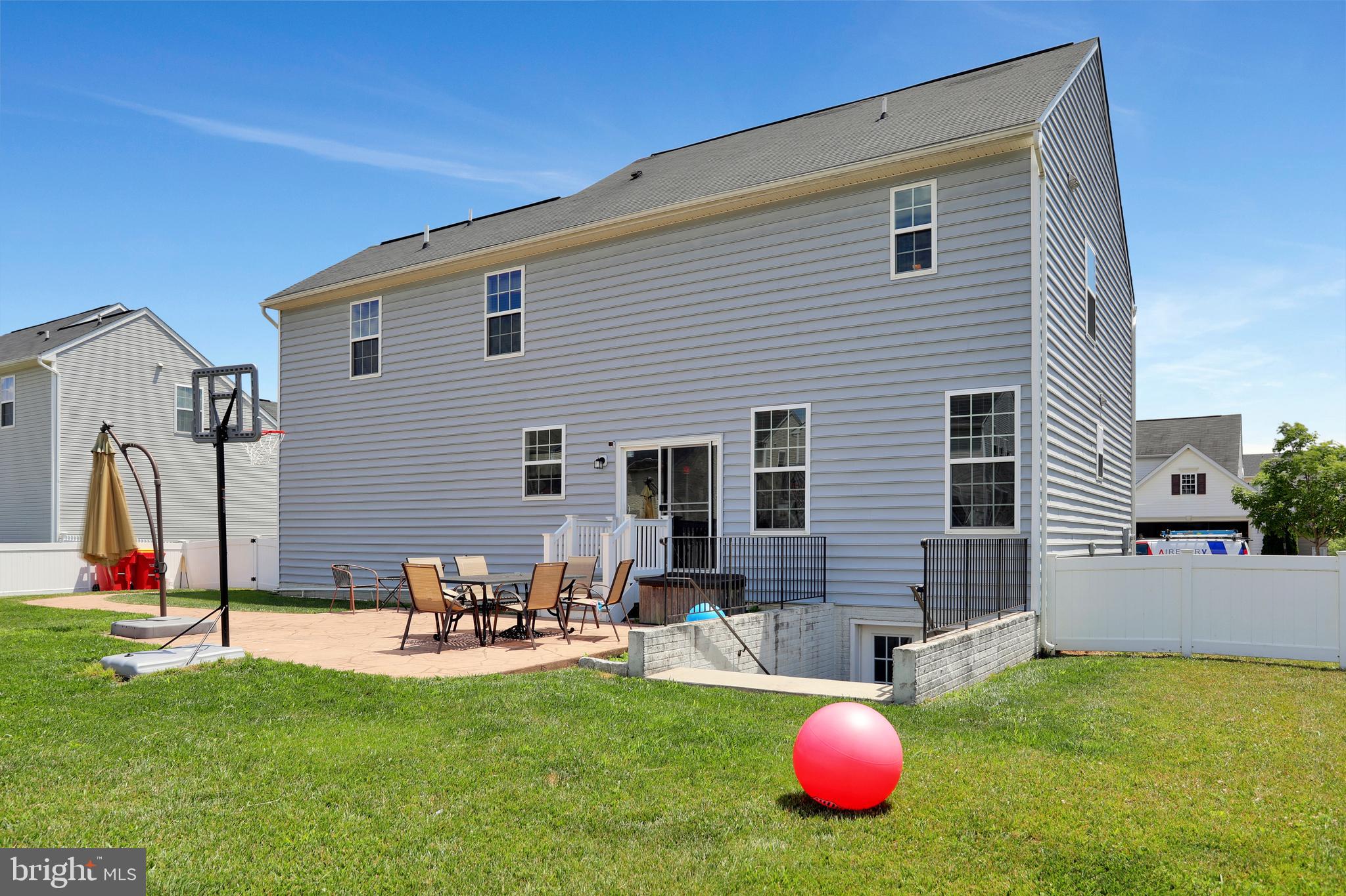 LAKELAND PLACE - Residential