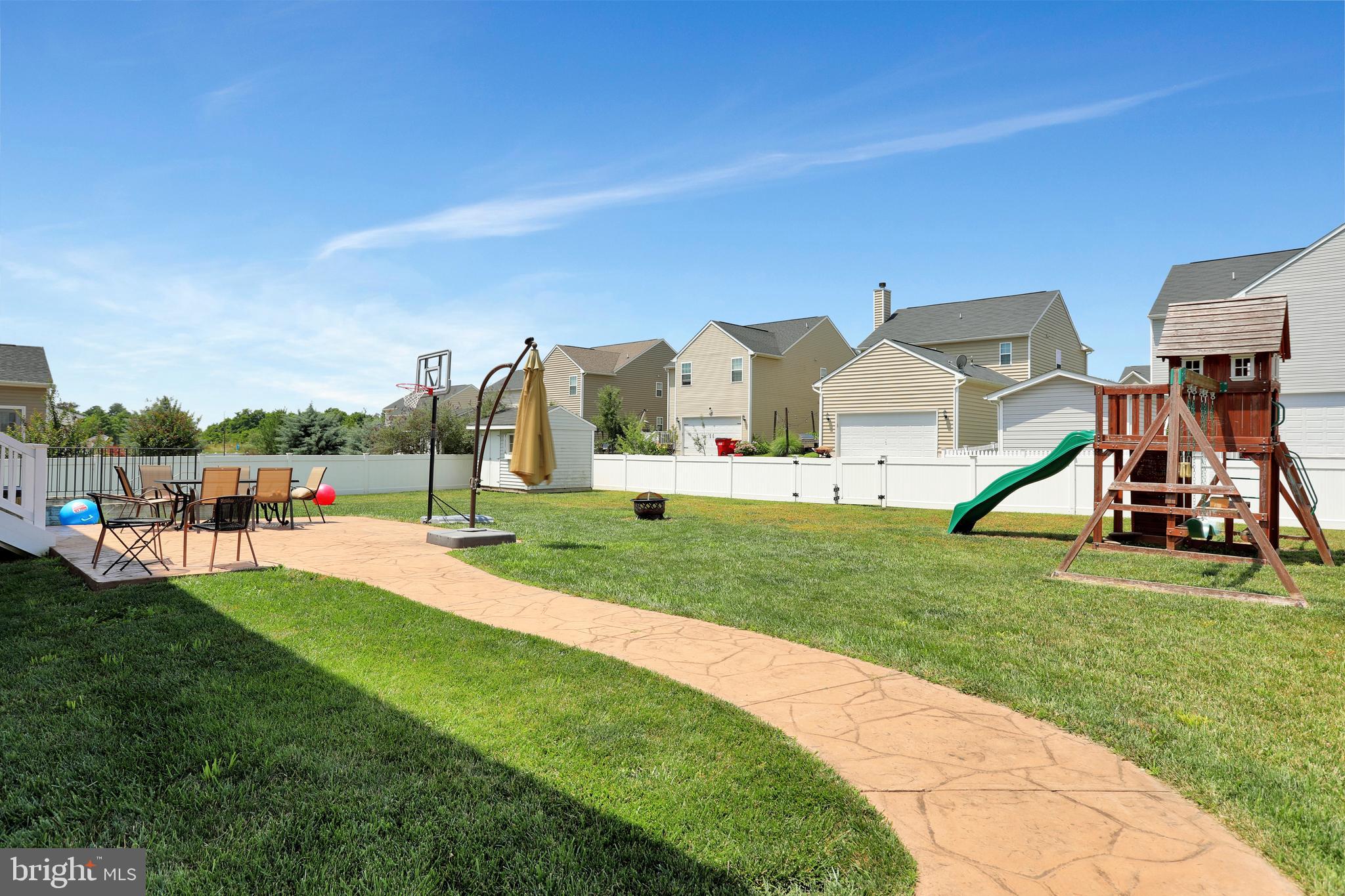 LAKELAND PLACE - Residential