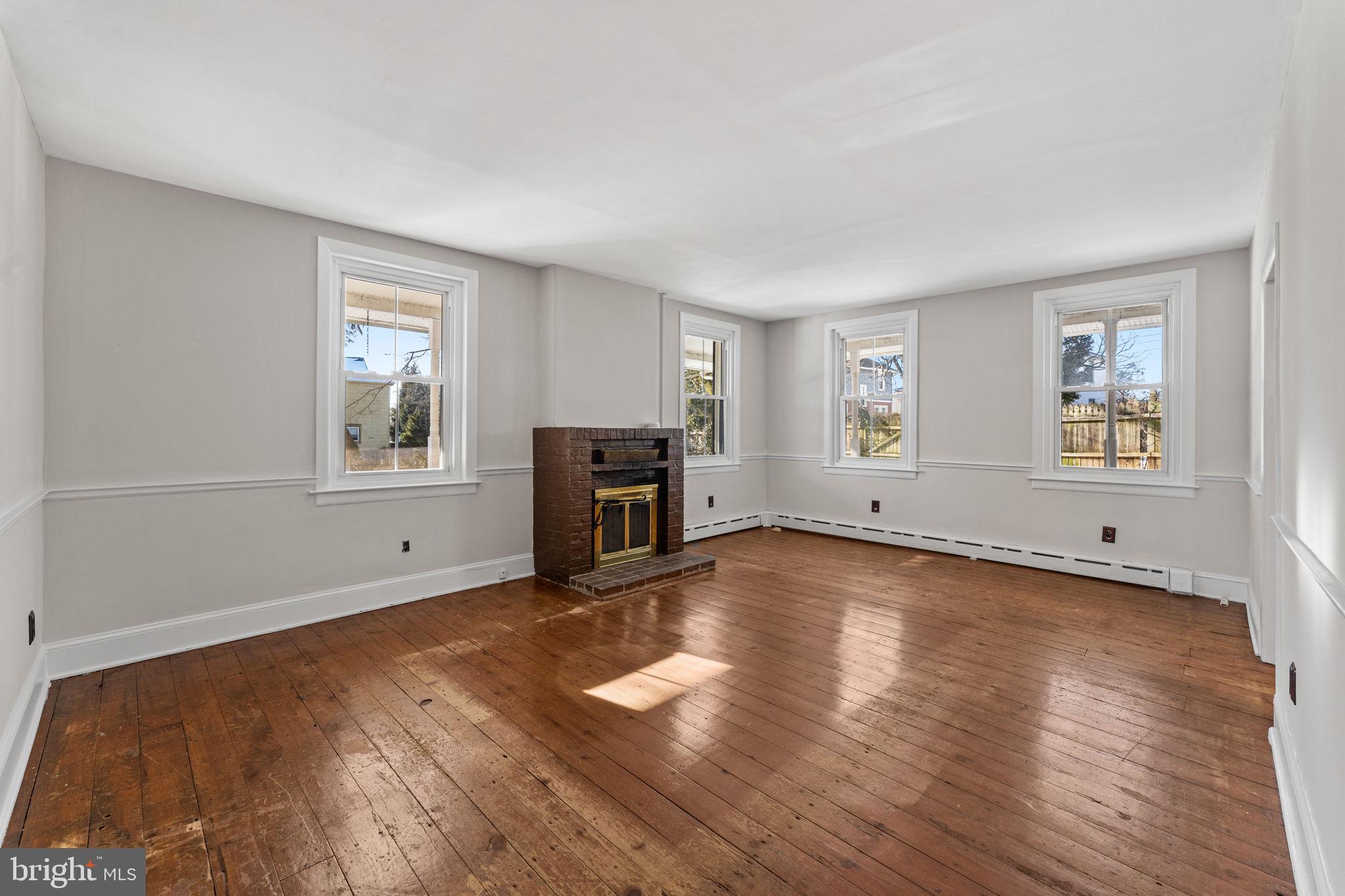 LAFAYETTE HILL - Residential