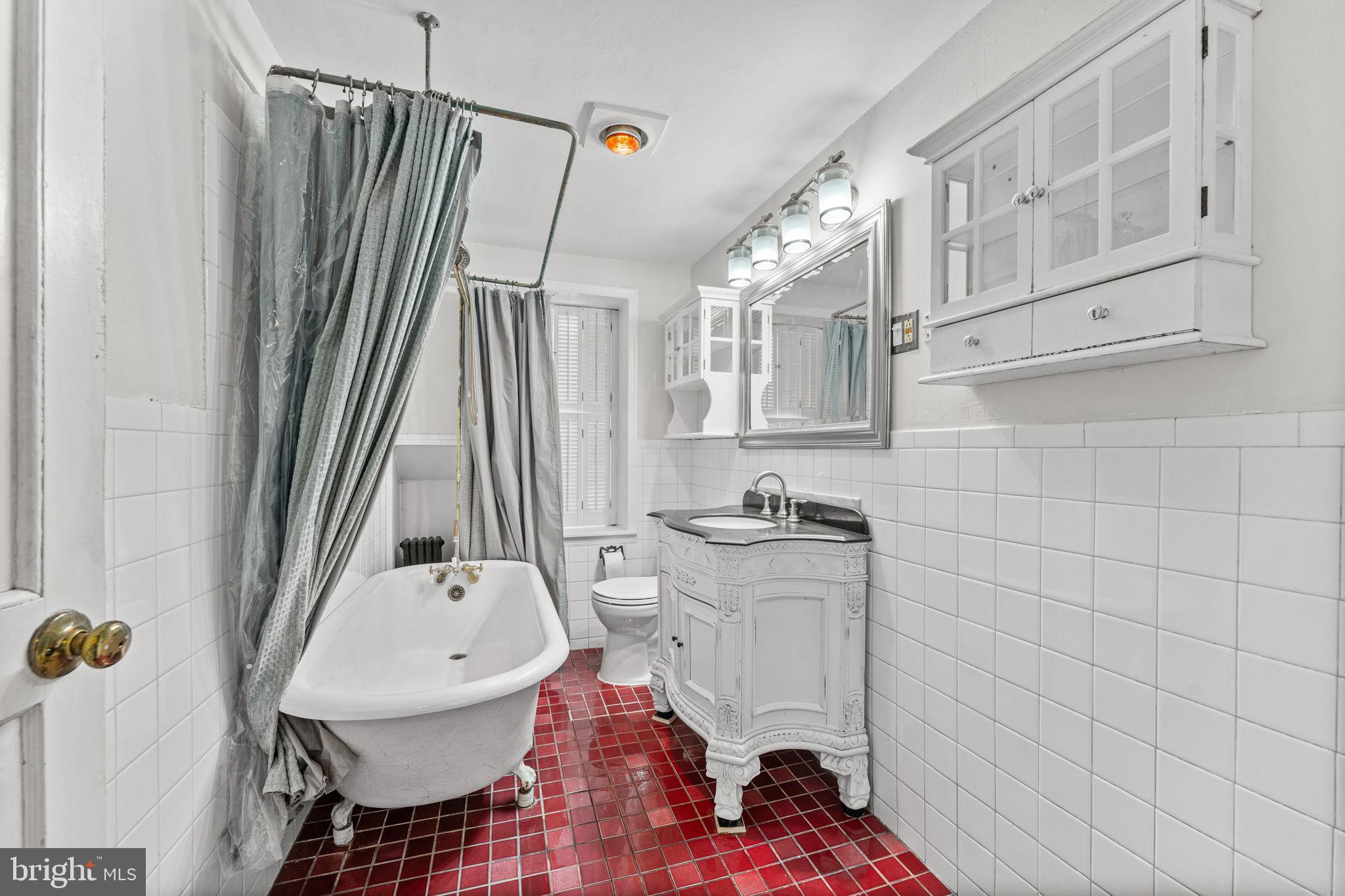 LAFAYETTE HILL - Residential