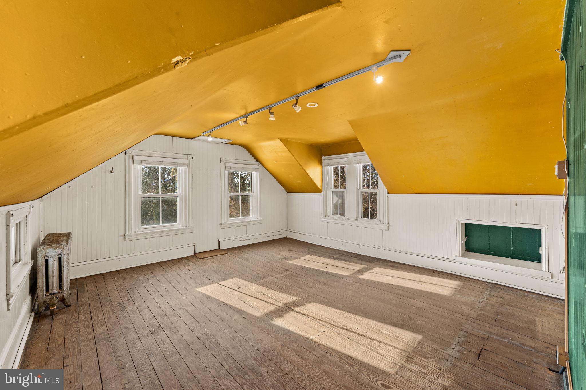 LAFAYETTE HILL - Residential