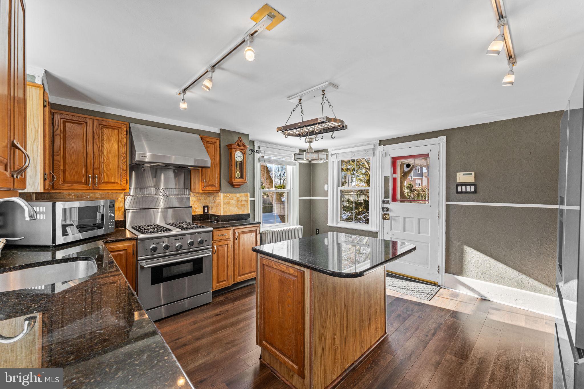 LAFAYETTE HILL - Residential