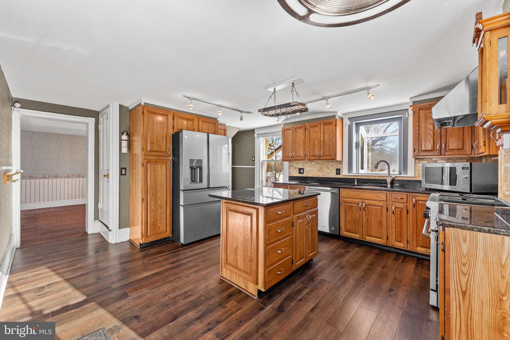 LAFAYETTE HILL - Residential