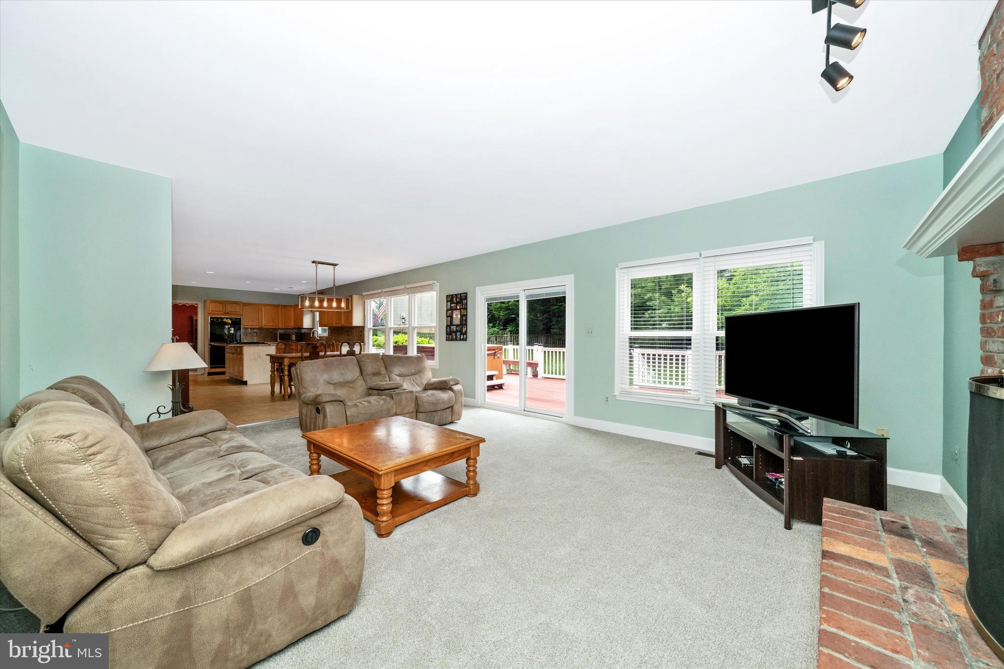 SPRING RIDGE - Residential