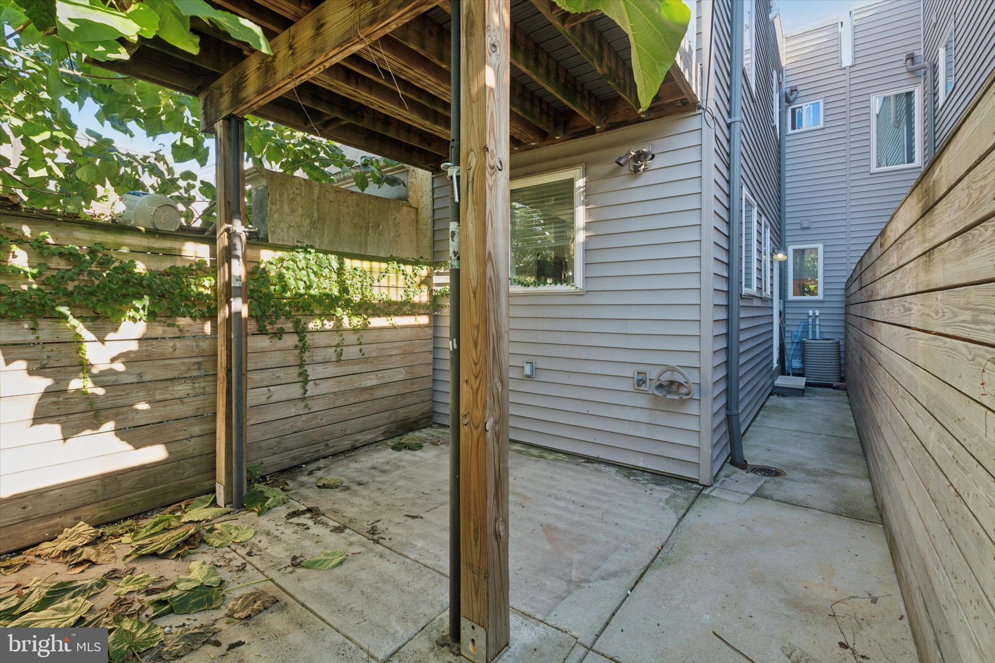 PORT RICHMOND - Residential