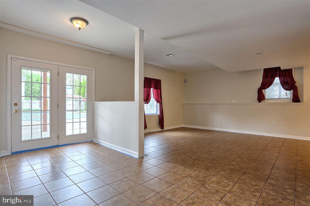 GREENBRIAR MEADOWS - Residential