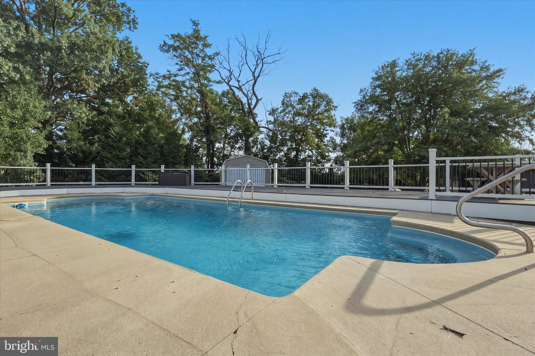 1601 JEFFERSON PIKE