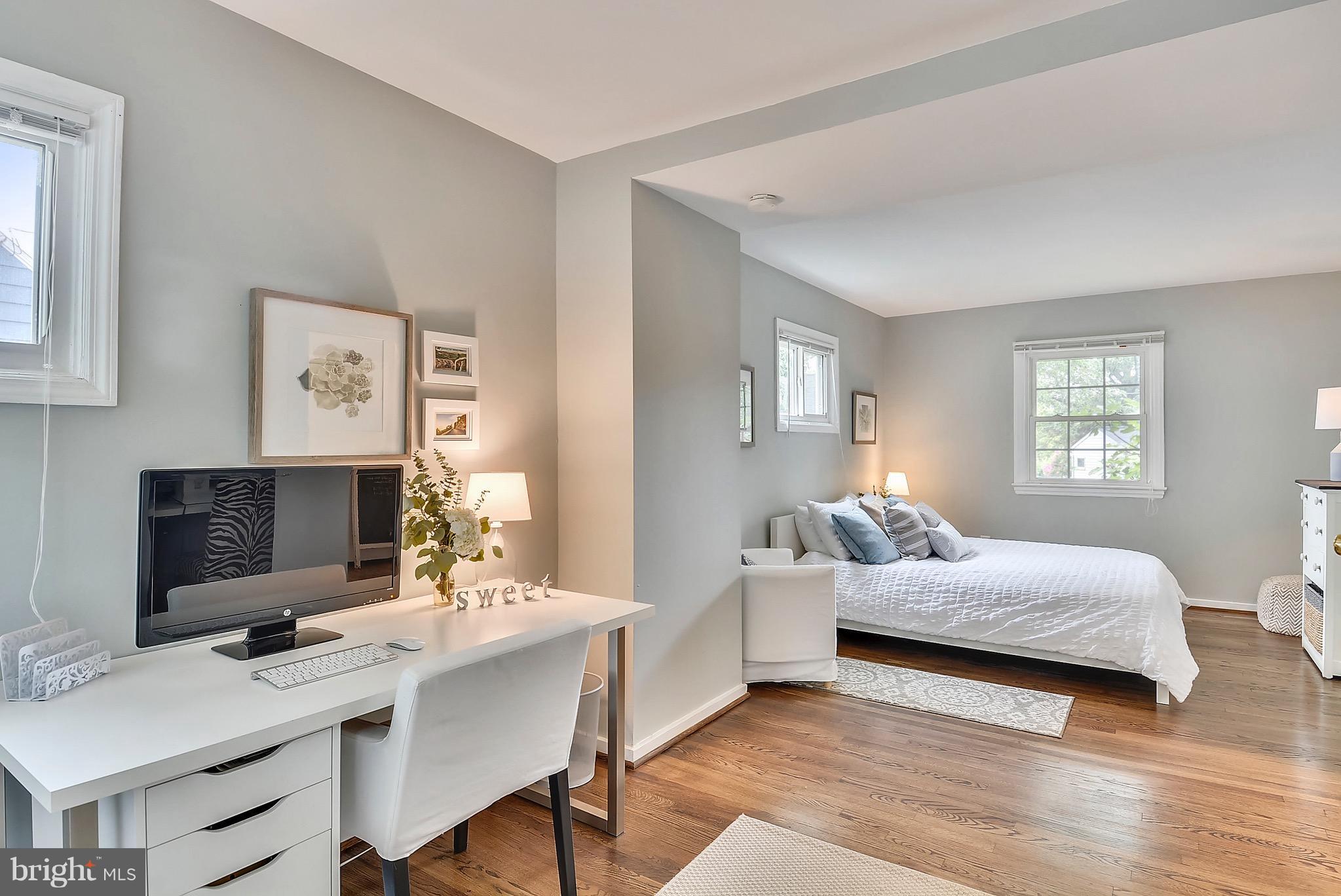 BUCKNELL MANOR - Residential