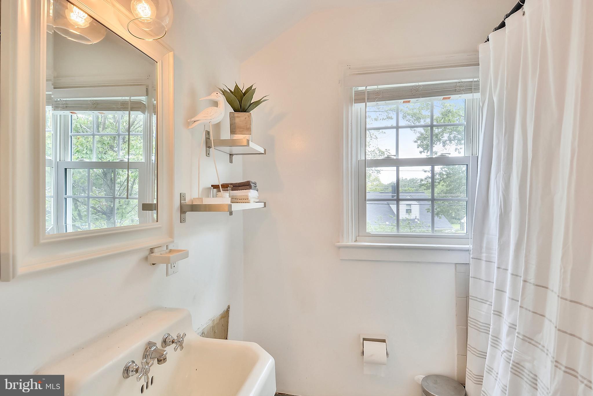 BUCKNELL MANOR - Residential