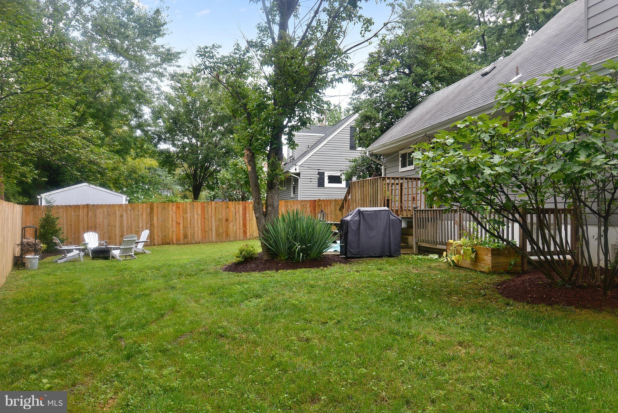 BUCKNELL MANOR - Residential