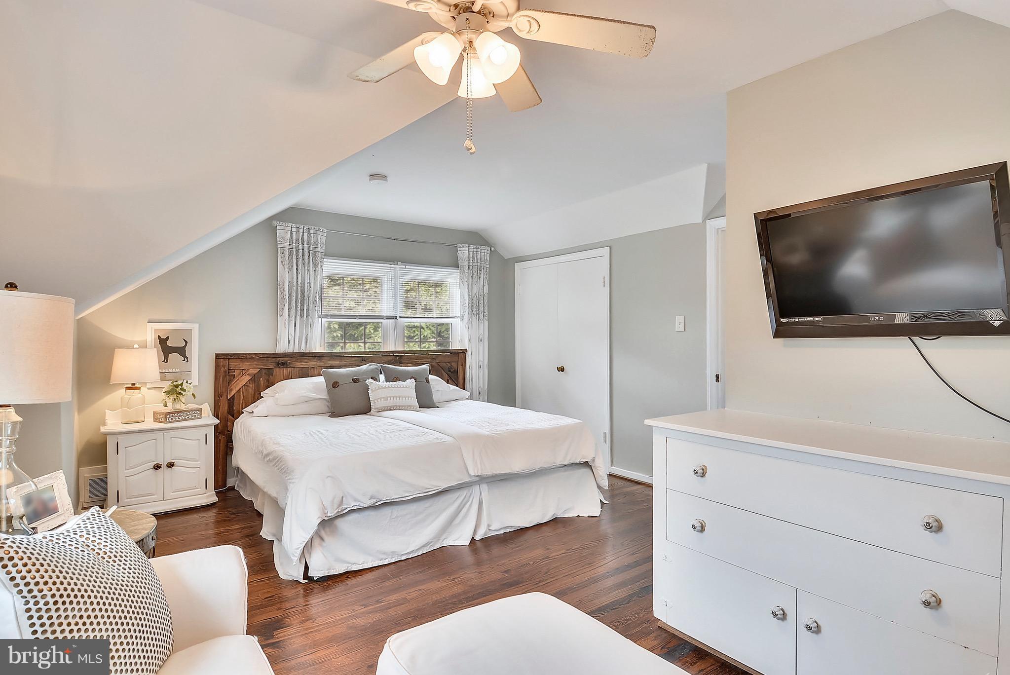 BUCKNELL MANOR - Residential