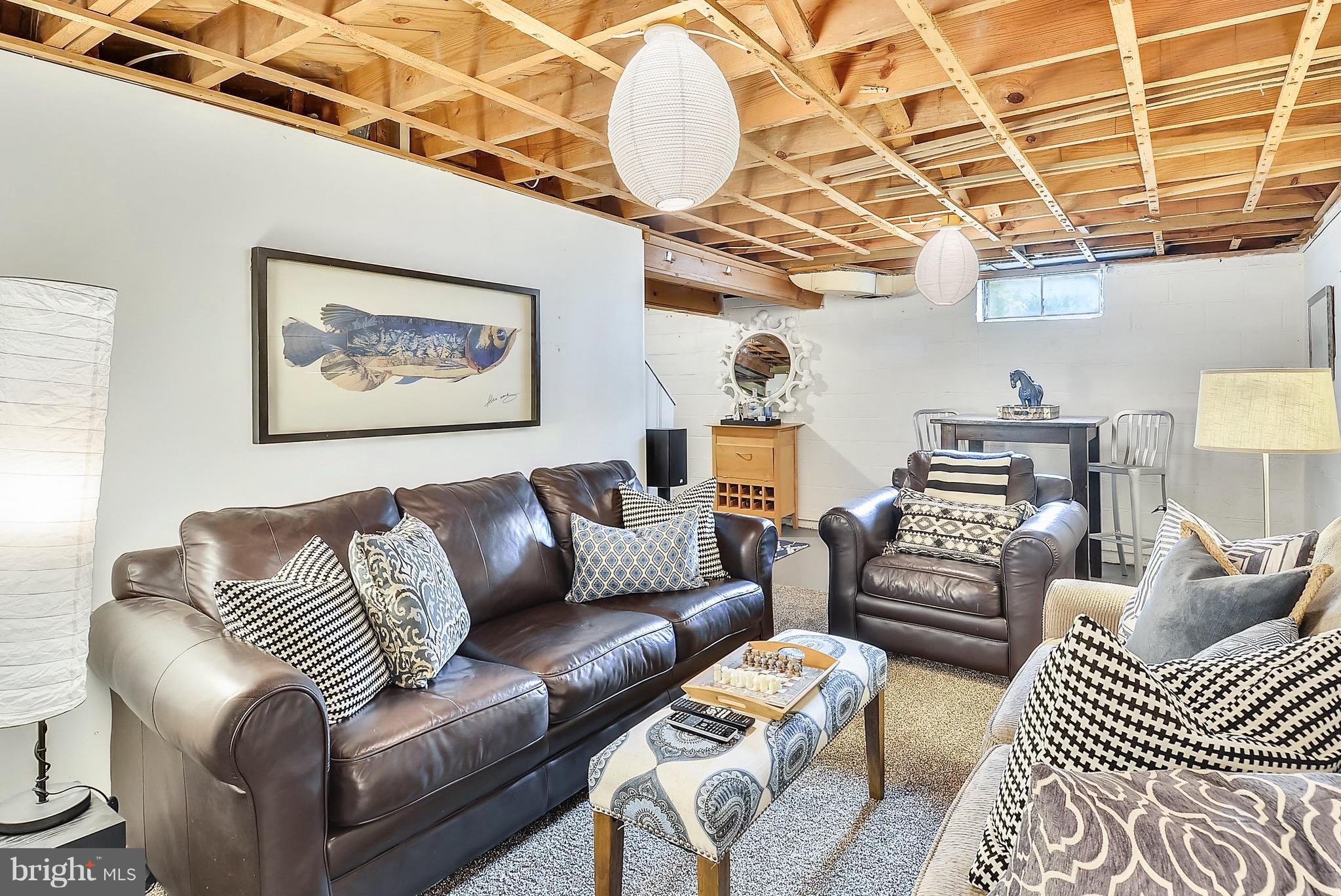 BUCKNELL MANOR - Residential