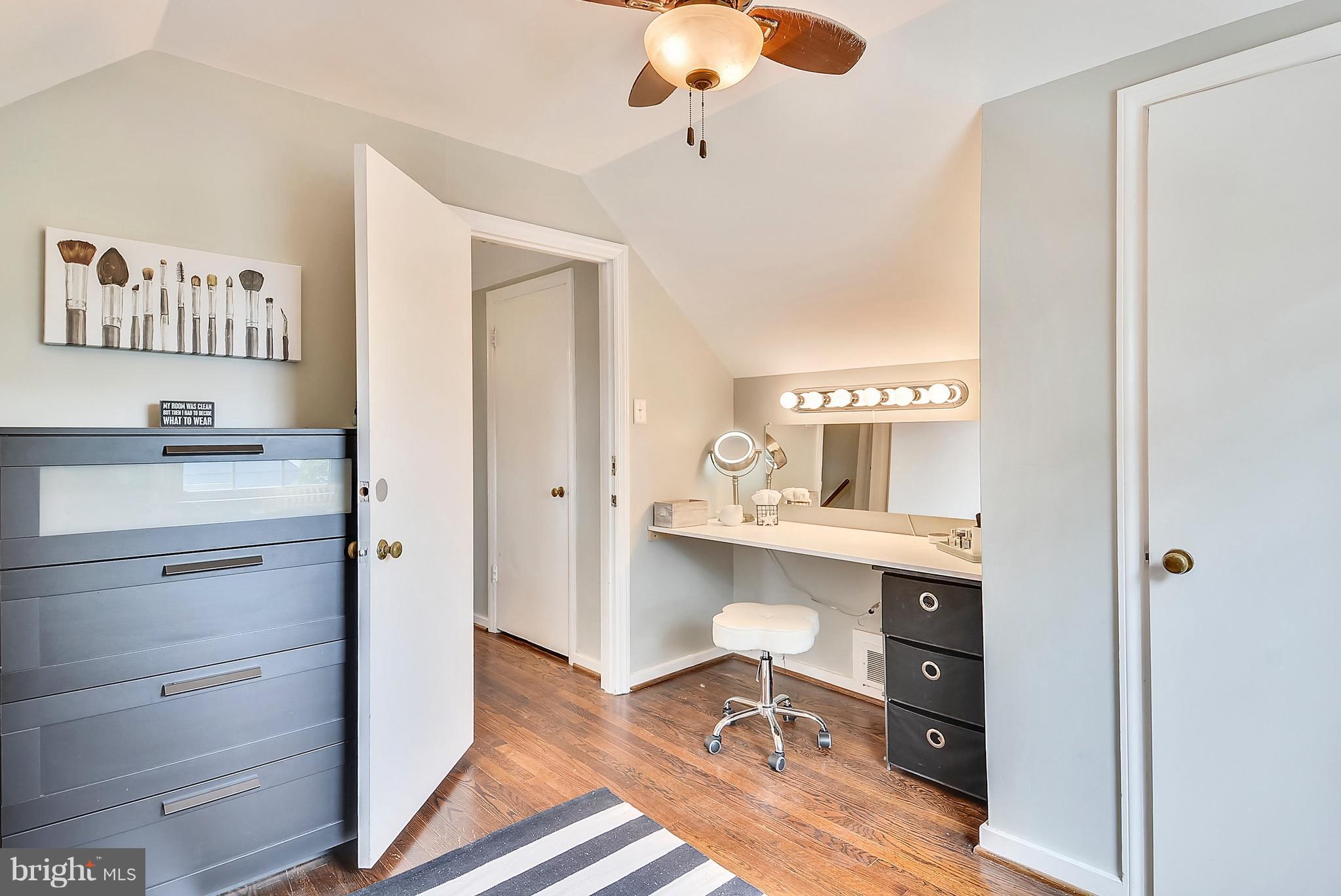 BUCKNELL MANOR - Residential