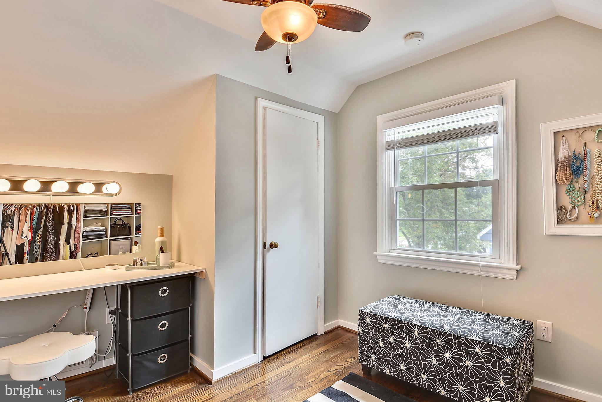 BUCKNELL MANOR - Residential