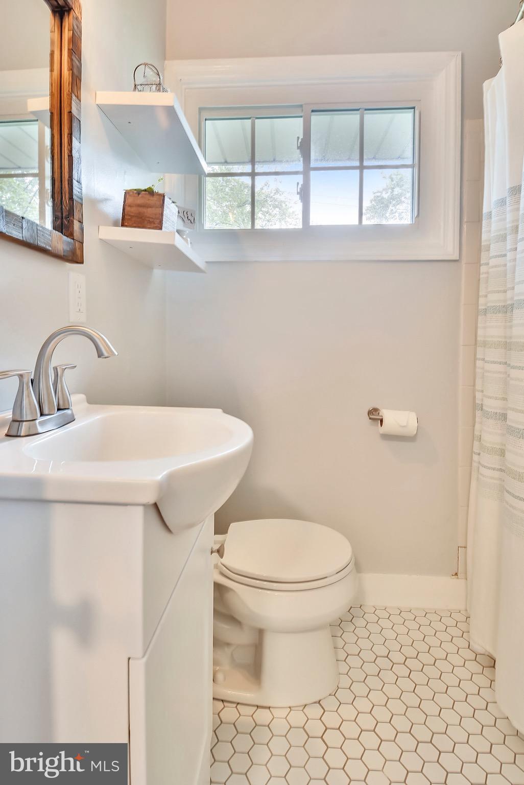 BUCKNELL MANOR - Residential