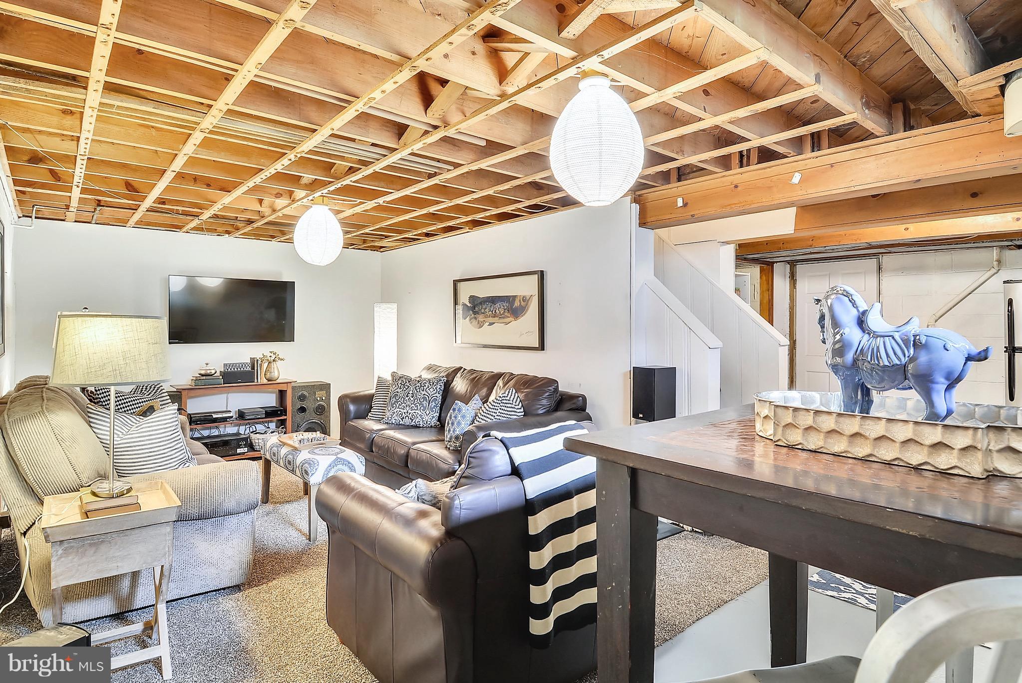 BUCKNELL MANOR - Residential